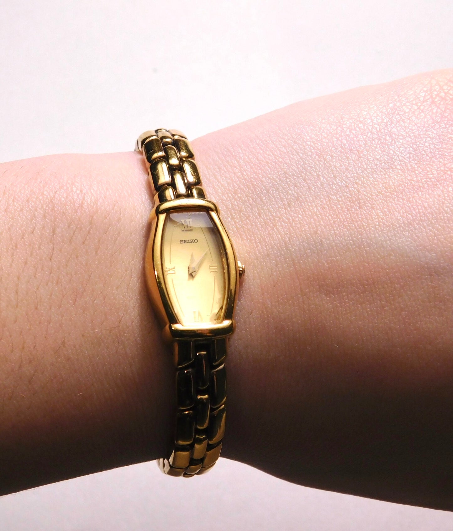 Seiko gold oval watch