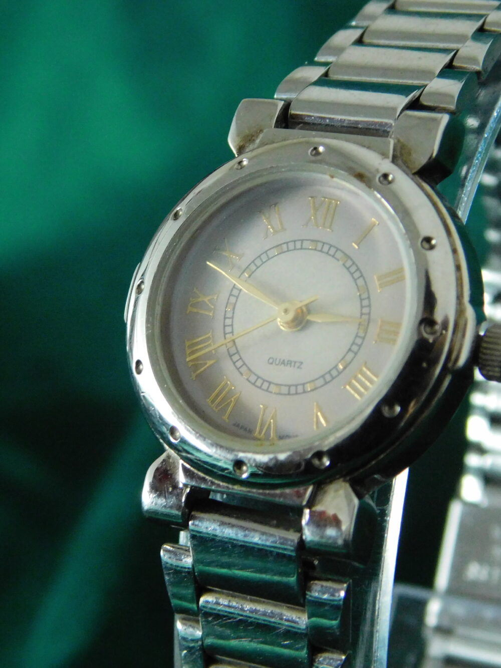 Avon silver watch - Image 2