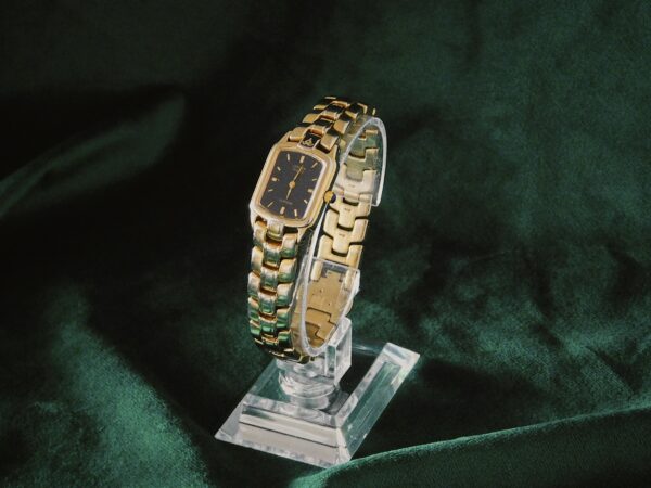 Citizen Quartz gold watch